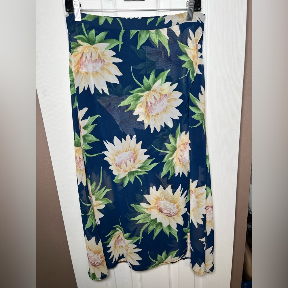 Show Me Your Mumu Sunflower Two-Piece Set: Tie Front Top & Maxi Skirt - Medium - Picture 10 of 17
